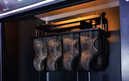 现场就卖掉了！一版7双鞋、4小时完成，蓝芯三维发布三款弹性体3D打印机