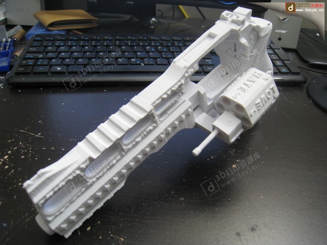 container_harley-quinn-s-revolver-from-suicide-squad-3d-printing-69150.JPG