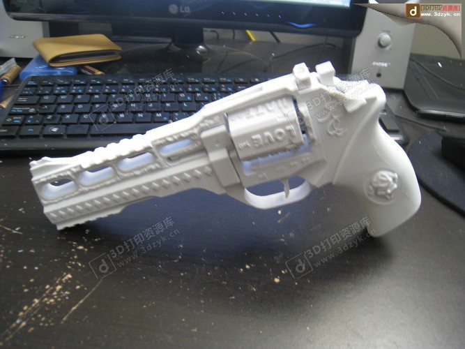 container_harley-quinn-s-revolver-from-suicide-squad-3d-printing-69151.JPG