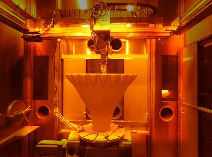 NASA在6000华氏度下测试3D打印火箭发动机喷嘴 (3).jpg