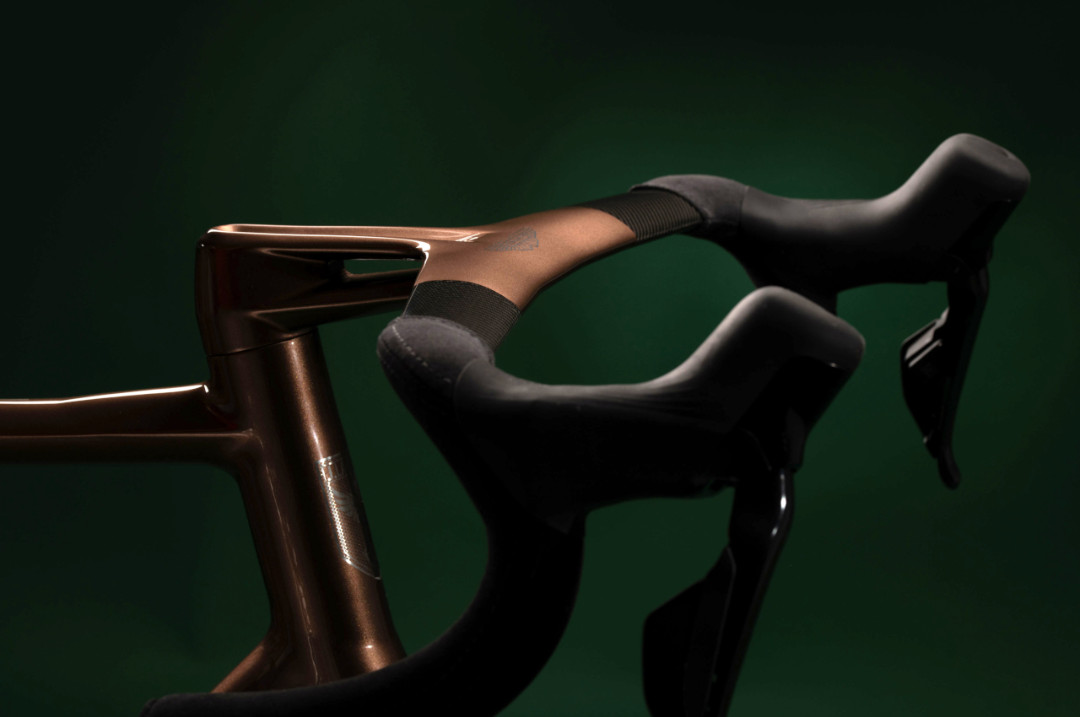 阿斯顿·马丁推出3D打印自行车，无螺丝设计 (3).jpeg